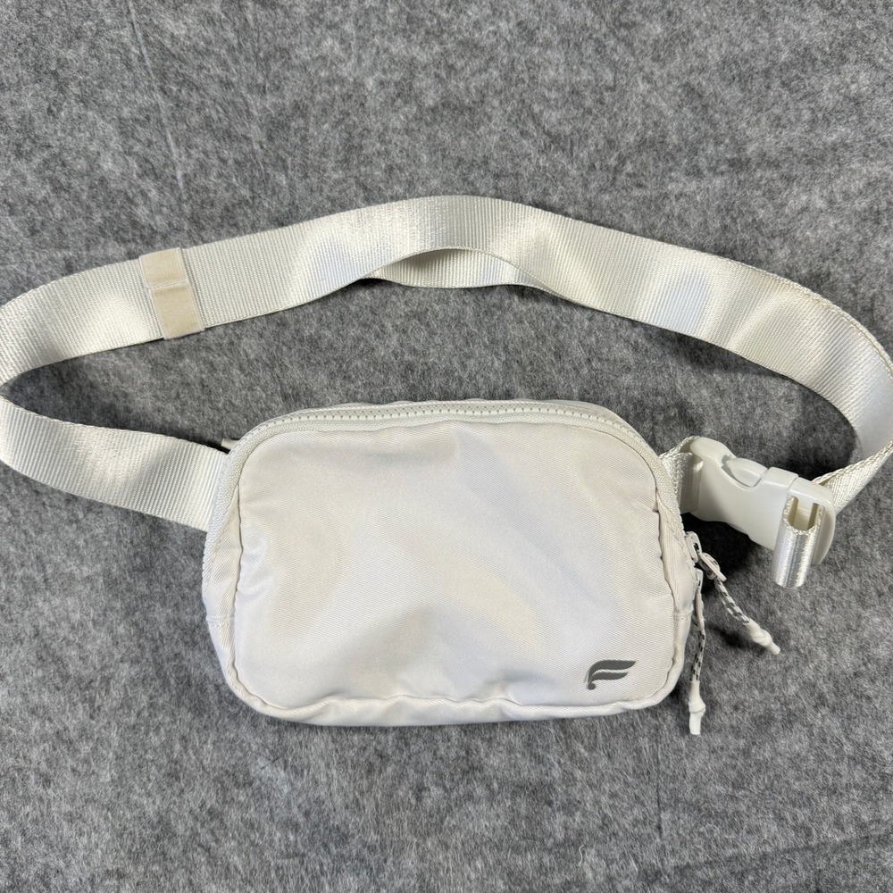Fabletics Belt Bag Women OS White Adjustable Strap Athleisure Fanny Pack Zip